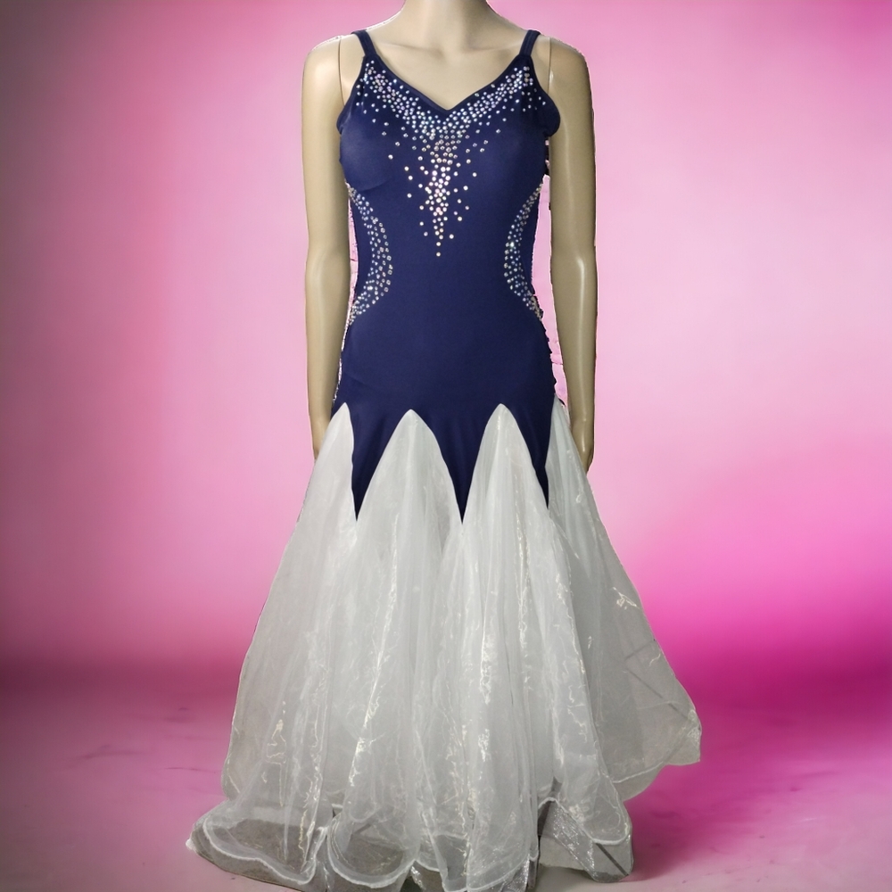 Dress - Picture 2 of 2